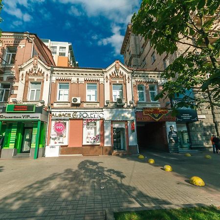 Apartments Rentals Ukraine On Kreshchatik Киев Екстериор снимка