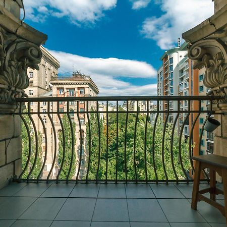 Apartments Rentals Ukraine On Kreshchatik Киев Екстериор снимка