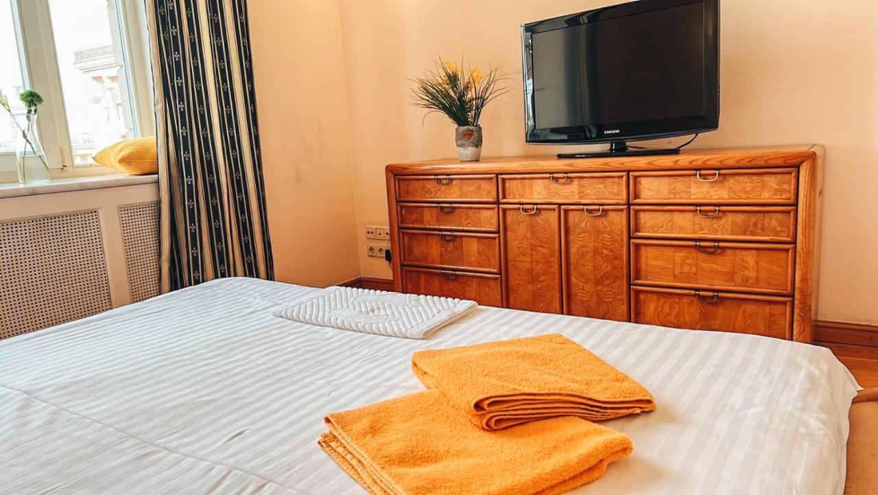 Apartments Rentals Ukraine On Kreshchatik Киев Екстериор снимка
