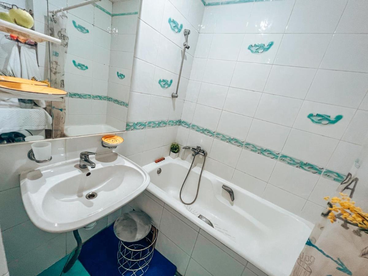 Apartments Rentals Ukraine On Kreshchatik Киев Екстериор снимка