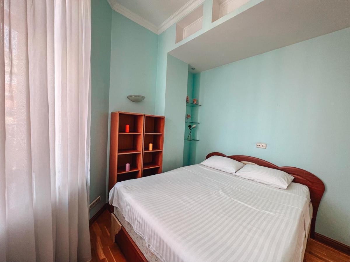 Apartments Rentals Ukraine On Kreshchatik Киев Екстериор снимка