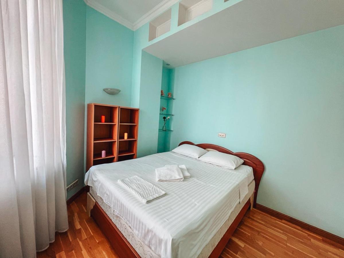 Apartments Rentals Ukraine On Kreshchatik Киев Екстериор снимка