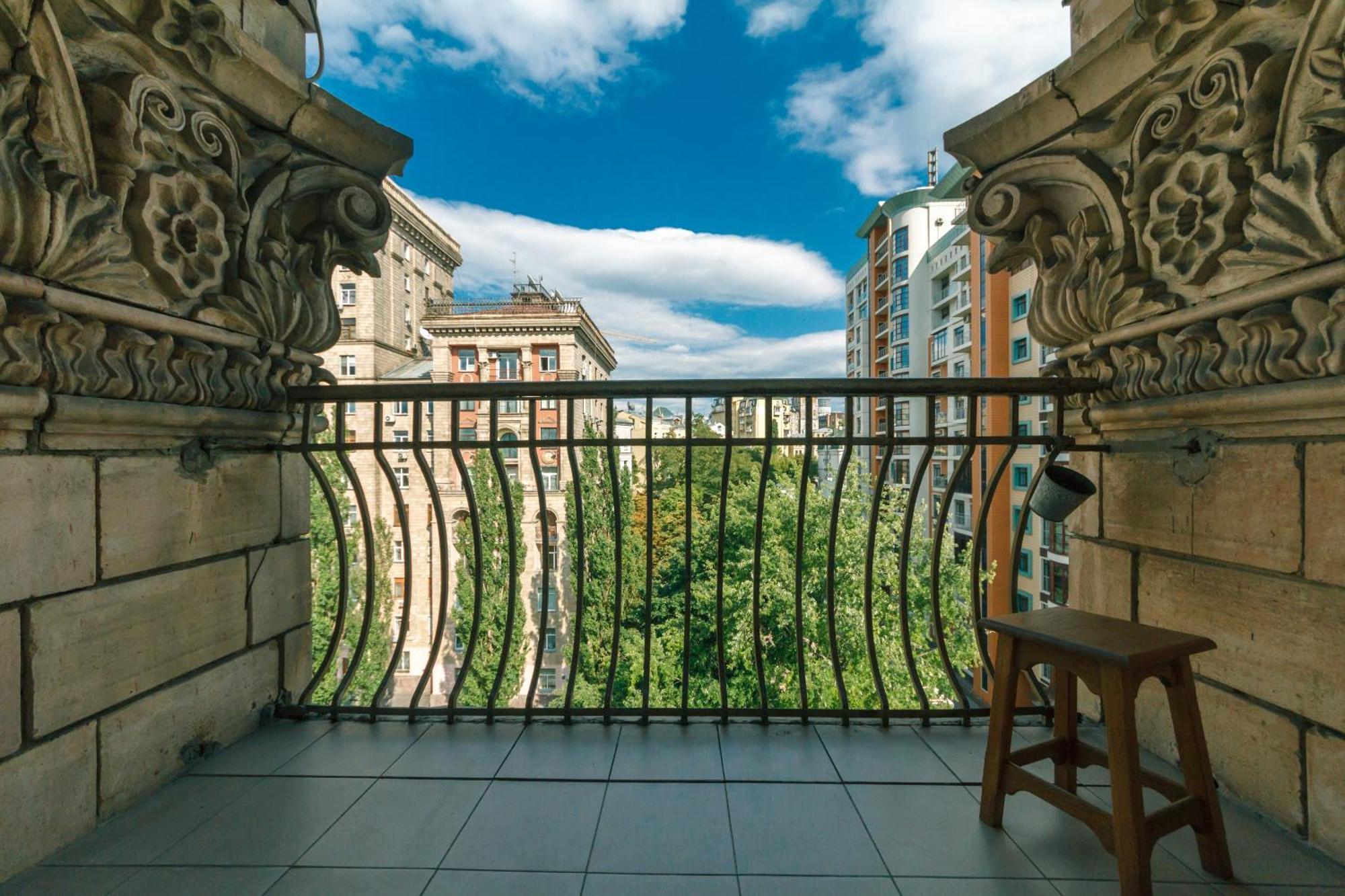 Apartments Rentals Ukraine On Kreshchatik Киев Екстериор снимка