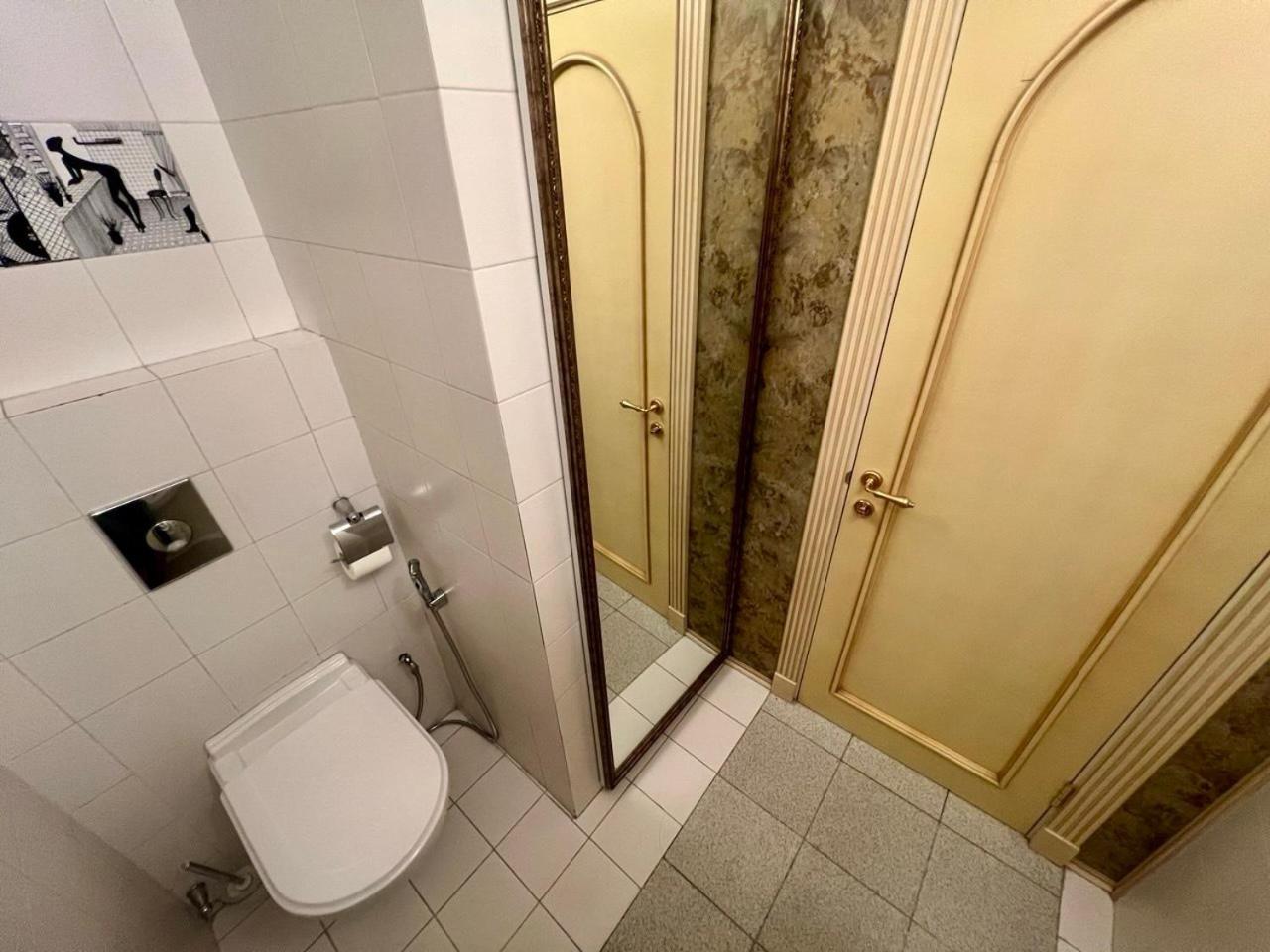 Apartments Rentals Ukraine On Kreshchatik Киев Екстериор снимка