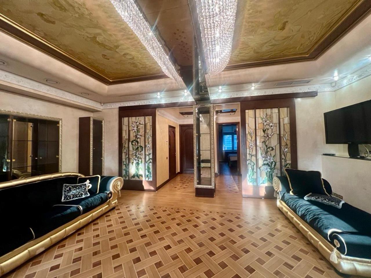Apartments Rentals Ukraine On Kreshchatik Киев Екстериор снимка