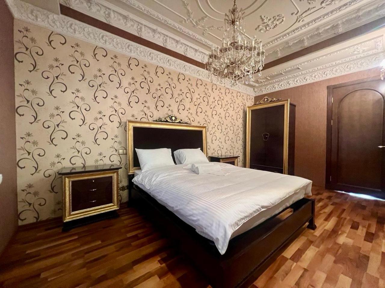 Apartments Rentals Ukraine On Kreshchatik Киев Екстериор снимка