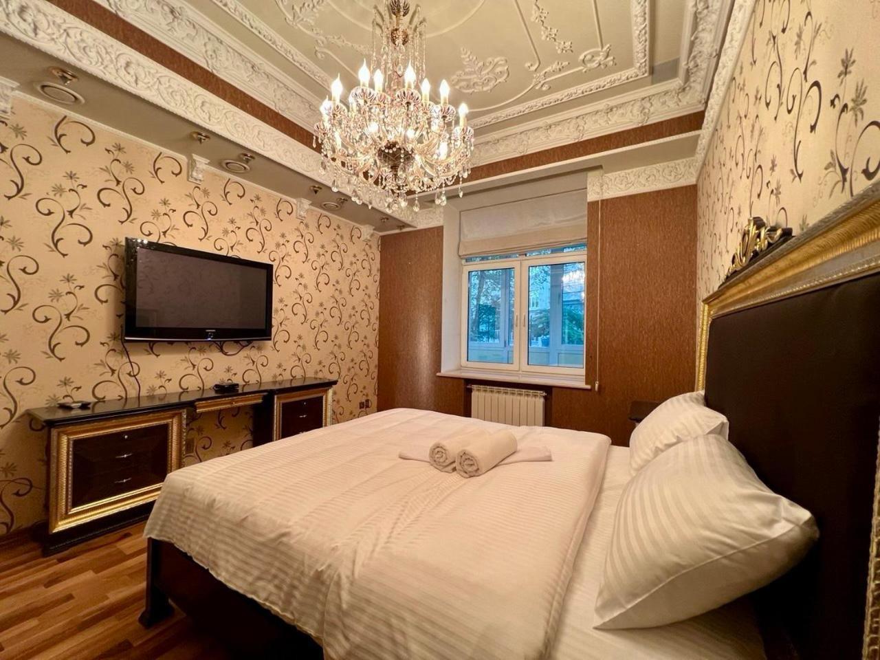 Apartments Rentals Ukraine On Kreshchatik Киев Екстериор снимка