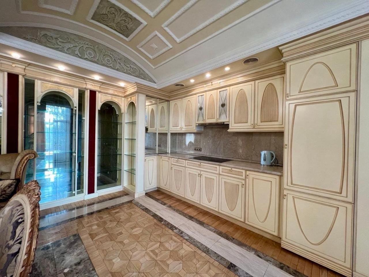 Apartments Rentals Ukraine On Kreshchatik Киев Екстериор снимка