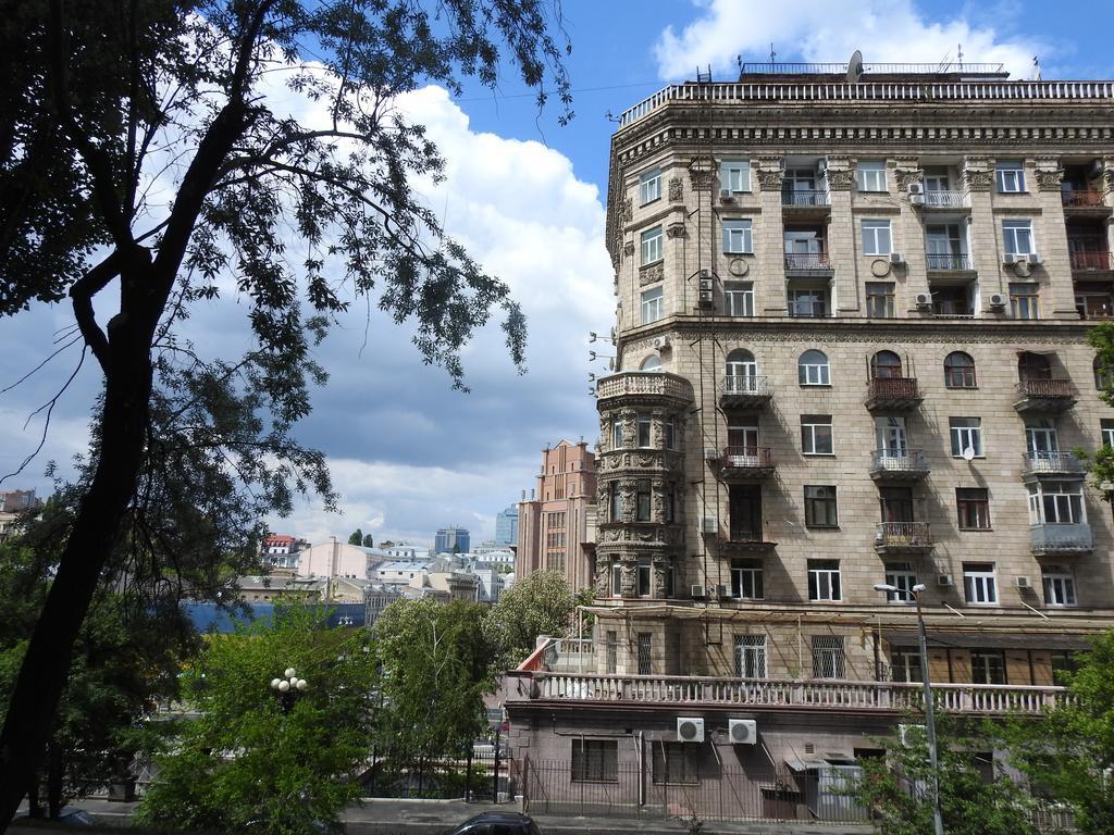 Apartments Rentals Ukraine On Kreshchatik Киев Екстериор снимка