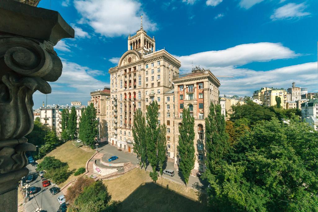 Apartments Rentals Ukraine On Kreshchatik Киев Екстериор снимка